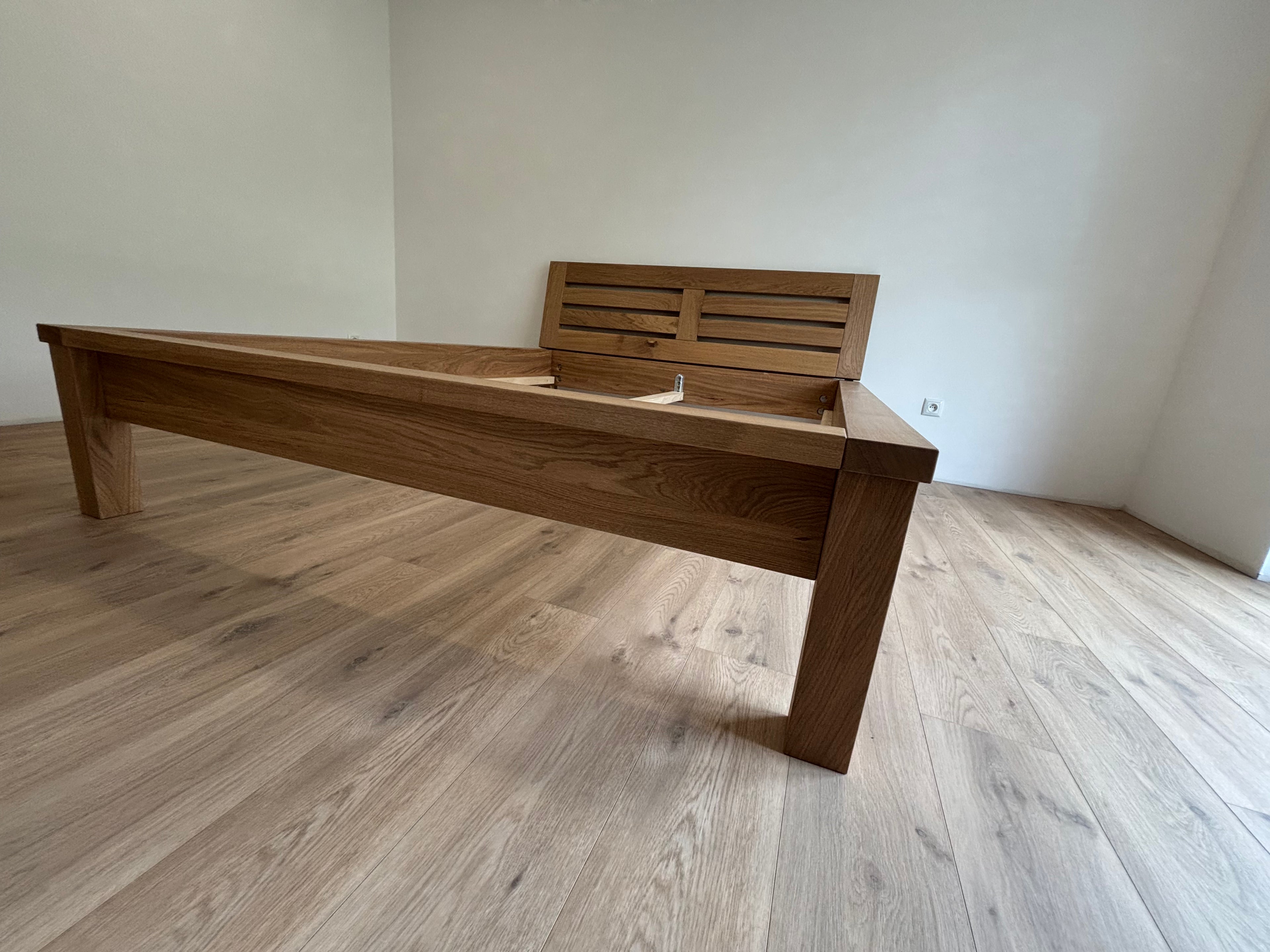 Postel z masivu IHNED K ODBĚRU